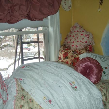 Enchanted Nights Bed & Bath Kittery Bilik gambar