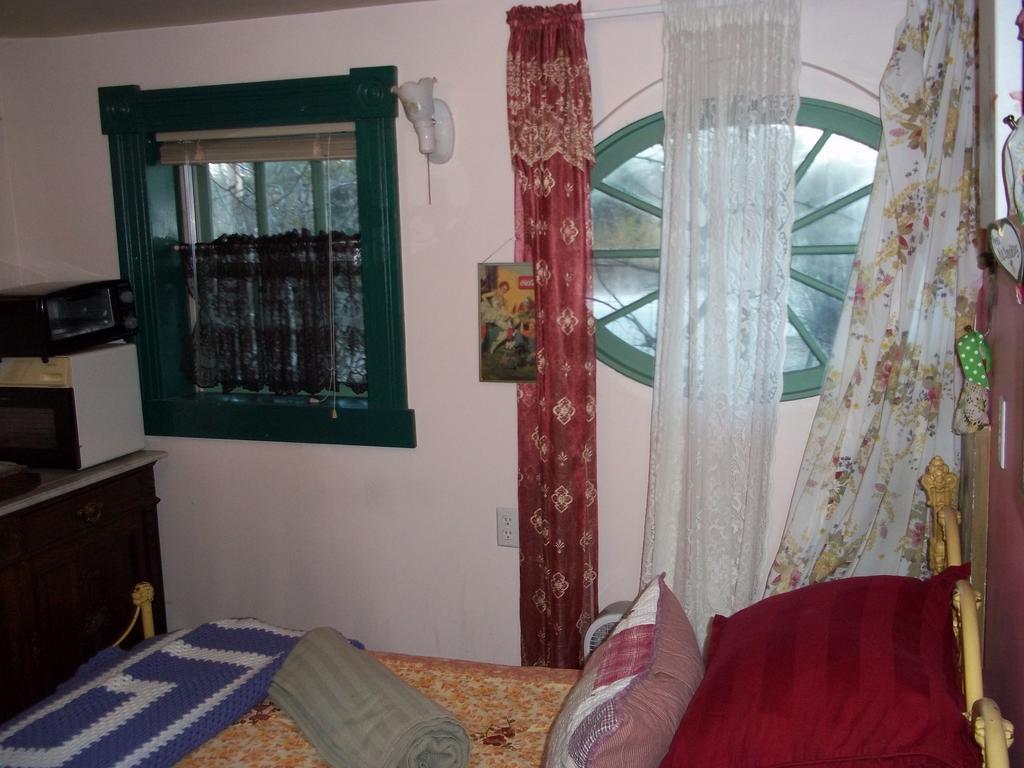 Enchanted Nights Bed & Bath Kittery Bilik gambar